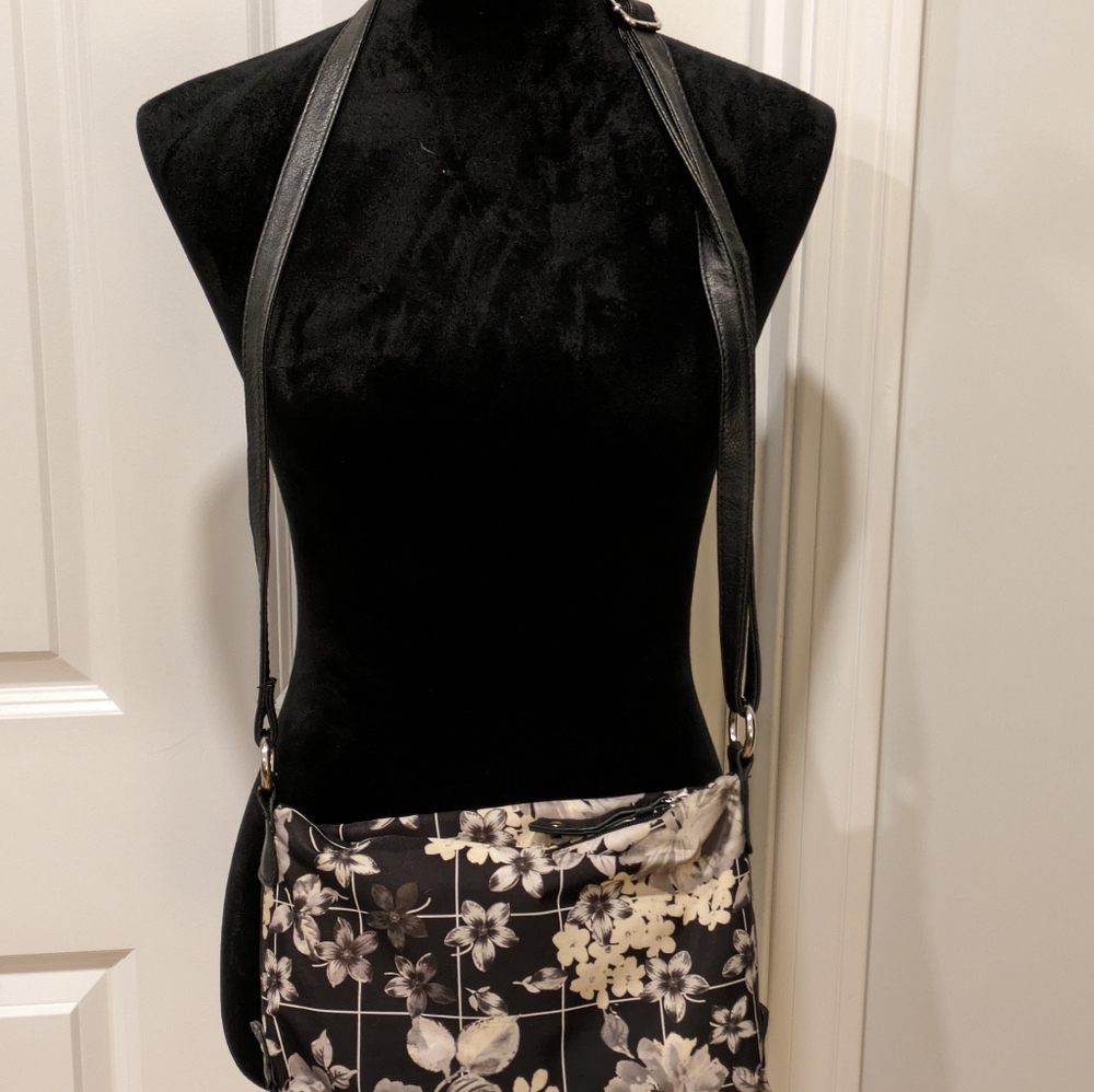 Rosetti Crossbody Shoulder Bag Purse Floral 11" W x 9" H 100% Polyester Very Cle